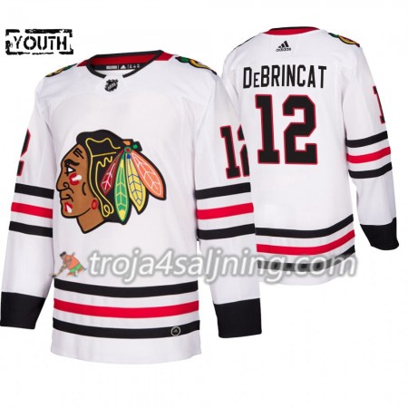 Chicago Blackhawks tröja Alex DeBrincat 12 2019-2020 Adidas Vit Authentic - NHL Tröjor Barn Chicago Blackhawks tröja Alex DeBrincat 12 2019-2020 Adidas Vit Authentic - NHL Tröjor Barn